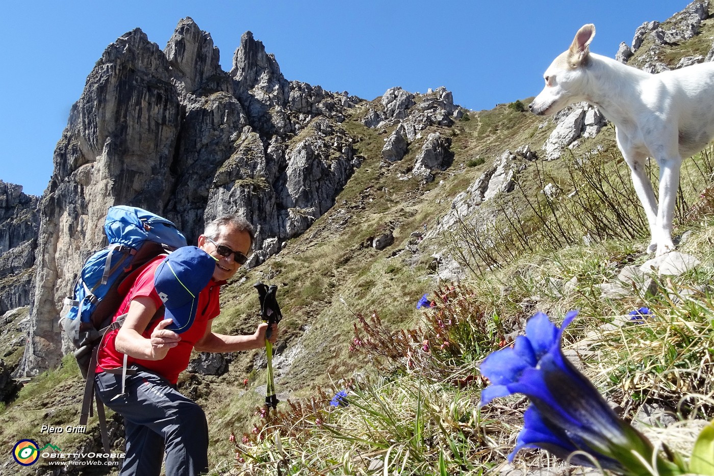 2 Torrioni d'Alben salendo dalla Baita Nembrini (1780 m) al Passo La forca.JPG